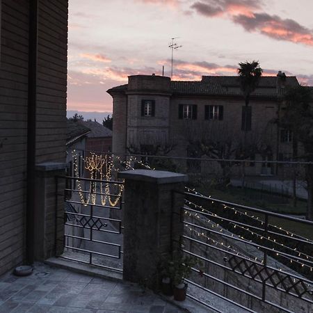 Bed and Breakfast Terrazza sull'infinito Recanati Esterno foto