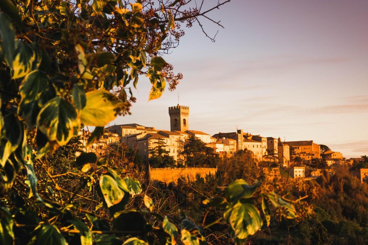 Bed and Breakfast Terrazza sull'infinito Recanati Esterno foto